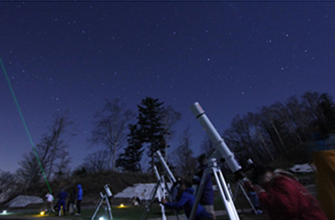40台の天体望遠鏡が並ぶ、標高1400mの舞台へ。 「スタービレッジ阿智　天空の楽園ツアー」を実施 “日本一の星空“を天体望遠鏡で見上げよう！