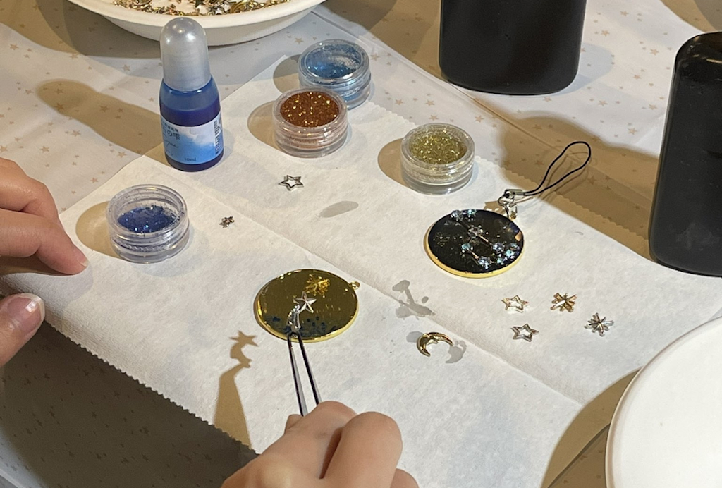 自分だけの星空を作って、本物の星も見よう！　3月1日（日）開催　 モリタウン「お買い物の合間に宇宙へ寄り道！レジン星空キーホルダー＆星空観察会」に協力